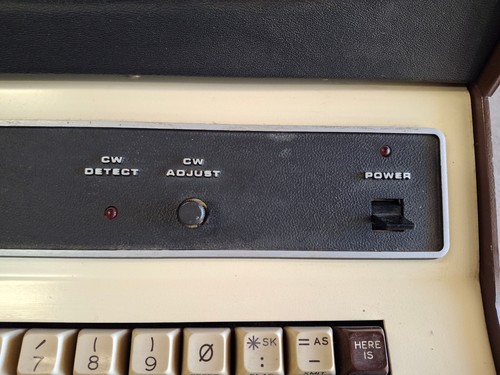 Hal DS-3100 ASR Teletyp Komunikacja RTTY/CW Terminal Klawiatura Szynka Radio - Zdjęcie 4 z 19