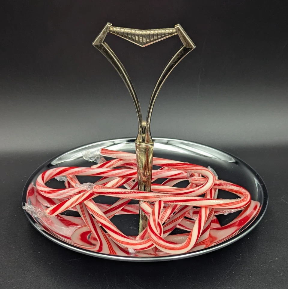 Bandeja cromada Kromex 560 Tidbit Desert de un solo nivel con mango y pedestal MCM de colección Foto 4 de 4