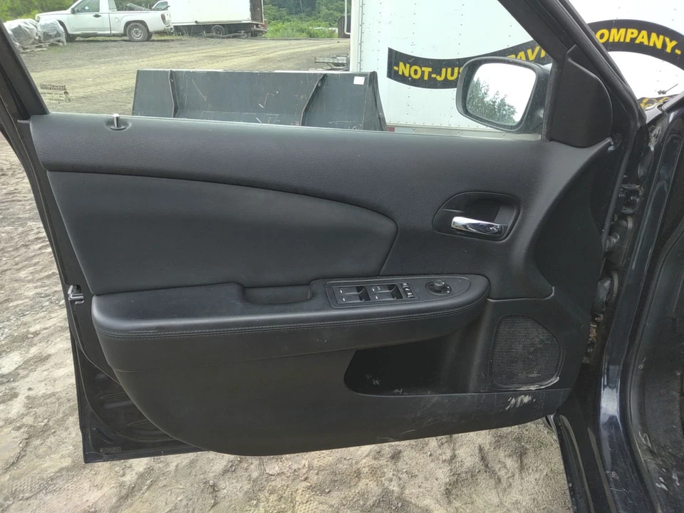12 CHRYSLER 200 Front Door Trim Panel Left - Image 2 of 2
