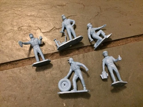 MARX PLAYSET LOT OF 5 SERVICE STATION ATTENDANTS 43MM RARE FLAT BLUE SP
