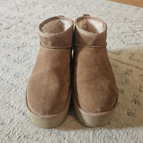 UGG Women's Classic Ultra Mini Platform Boots - Chestnut US 11/EU 42