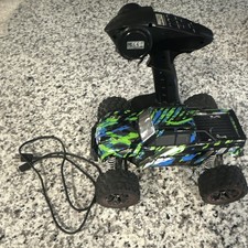 4WD Electric RC Off-Road comes with charger and extra battery 25-30MPH Long BL