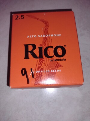 Ricco Reed Alto Sax REEDS - 9 in the Box 2.5 Strength AND Ricco REED GARD II. NEW ...