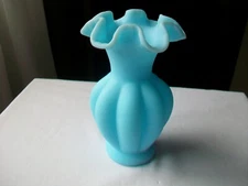 VINTAGE FENTON GLASS BLUE SATIN MELON VASE 5 1/2" MID CENTURY