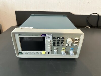 Tektronix AFG1062 Arbitrary Function Generator | 60MHz 300MS/s unbenutz