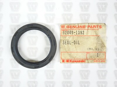 しー Kawasaki NOS NEW 92049-1392 Fork Outer Tube Oil Seal ZR ZX