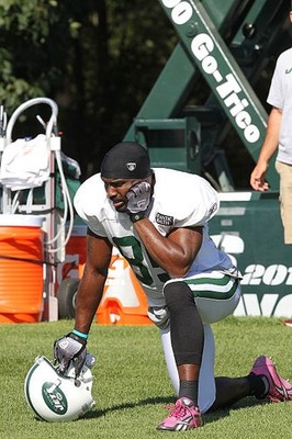 Wide Receiver Derrick Mason New York Jets follows the action at Ne- Old Photo