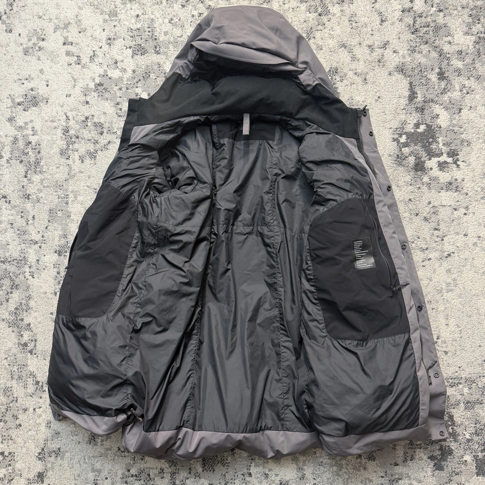 Vollebak Waterfallproof Parka Jacket Men’s Size XL - product detail image 2