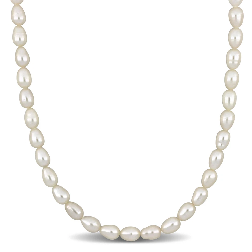 Amour Metal Clasp 5-5.5mm Freshwater Cultured Rice White Pearl Necklace 18"