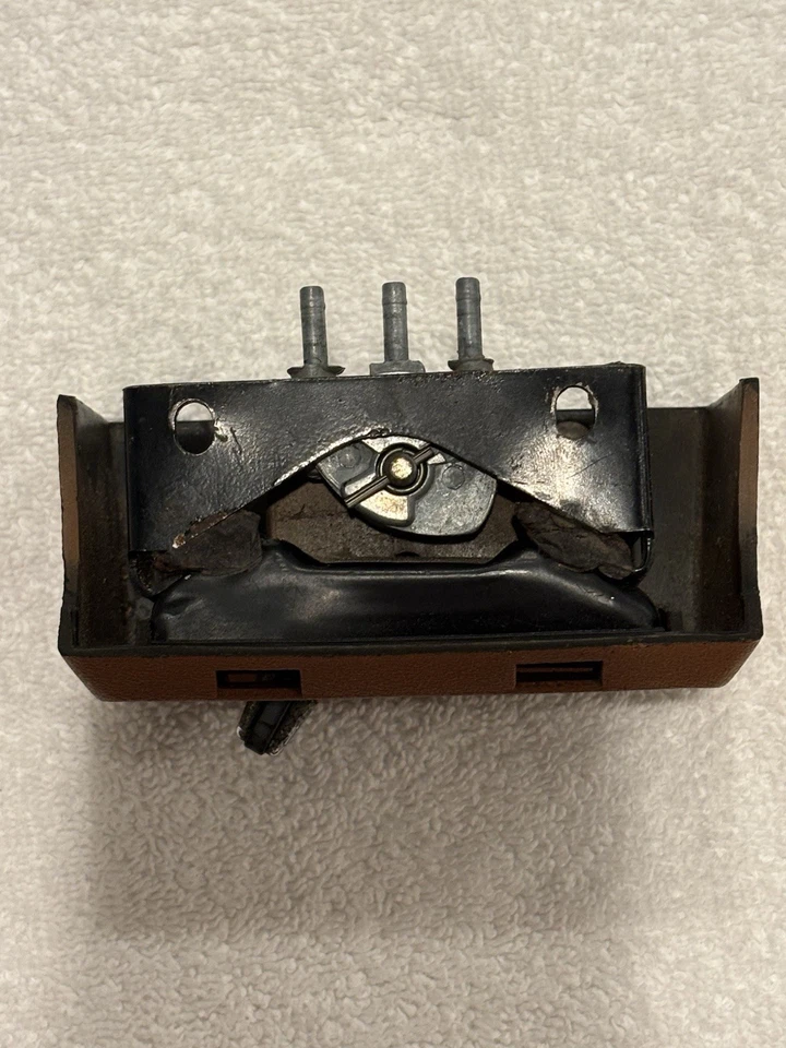 Jeep SJ Grand Wagoneer  4WD Vacuum Actuator Switch 4x4  fits 84-91 - Image 3 of 4