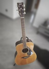 Yamaha Acoustic Guitar
