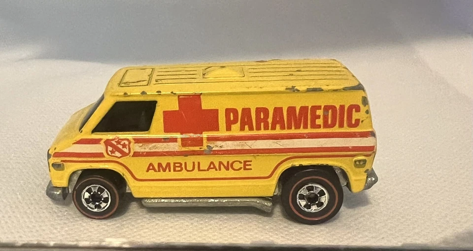 Ambulancia Hot Wheels Redline Vintage 1974 Super Van esmalte amarillo original Foto 2 de 4