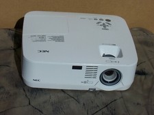 NEC NP610 XGA LCD Projector 3500 ANSI Lumens Only 480 Lamp Hours
