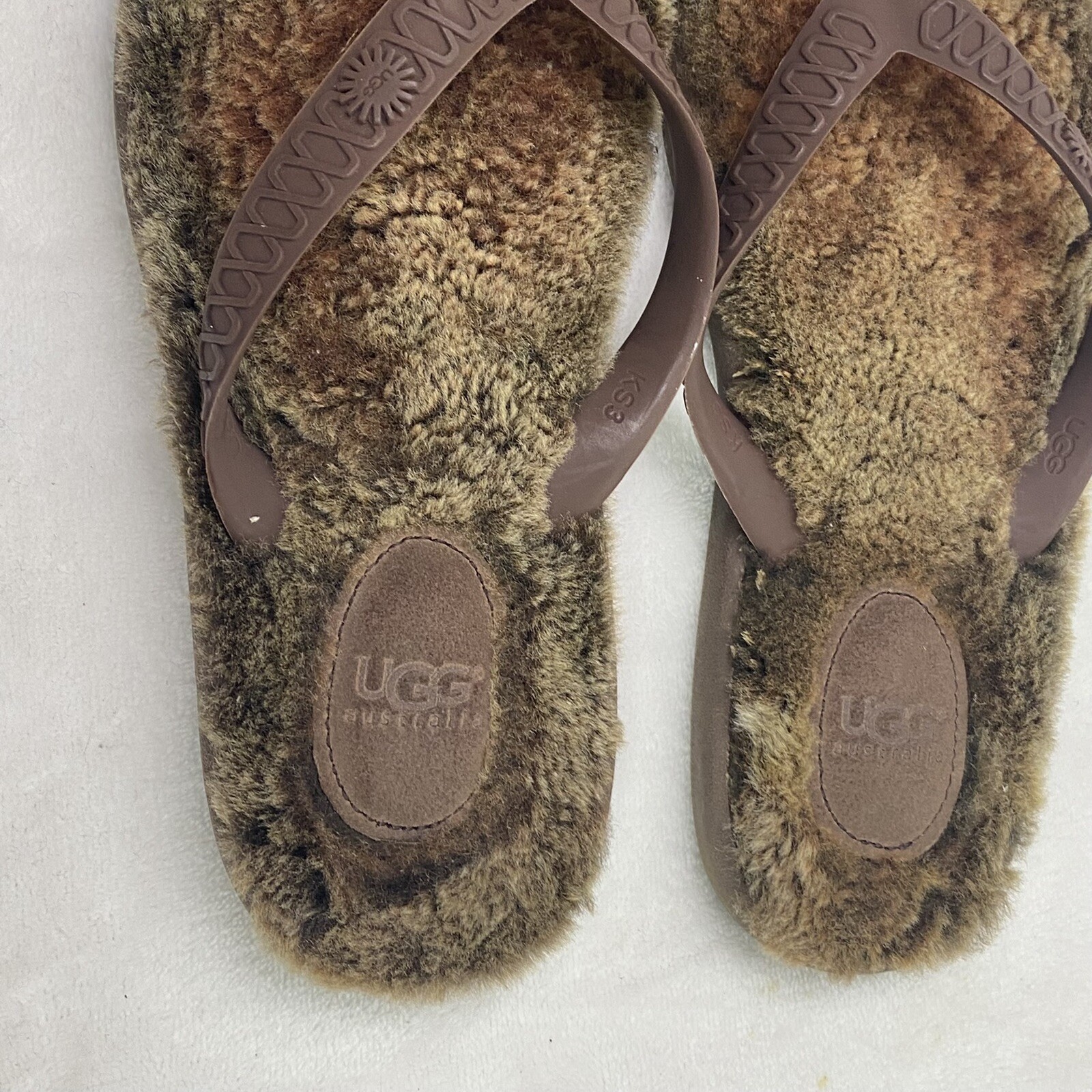 fluffie flip flop ugg