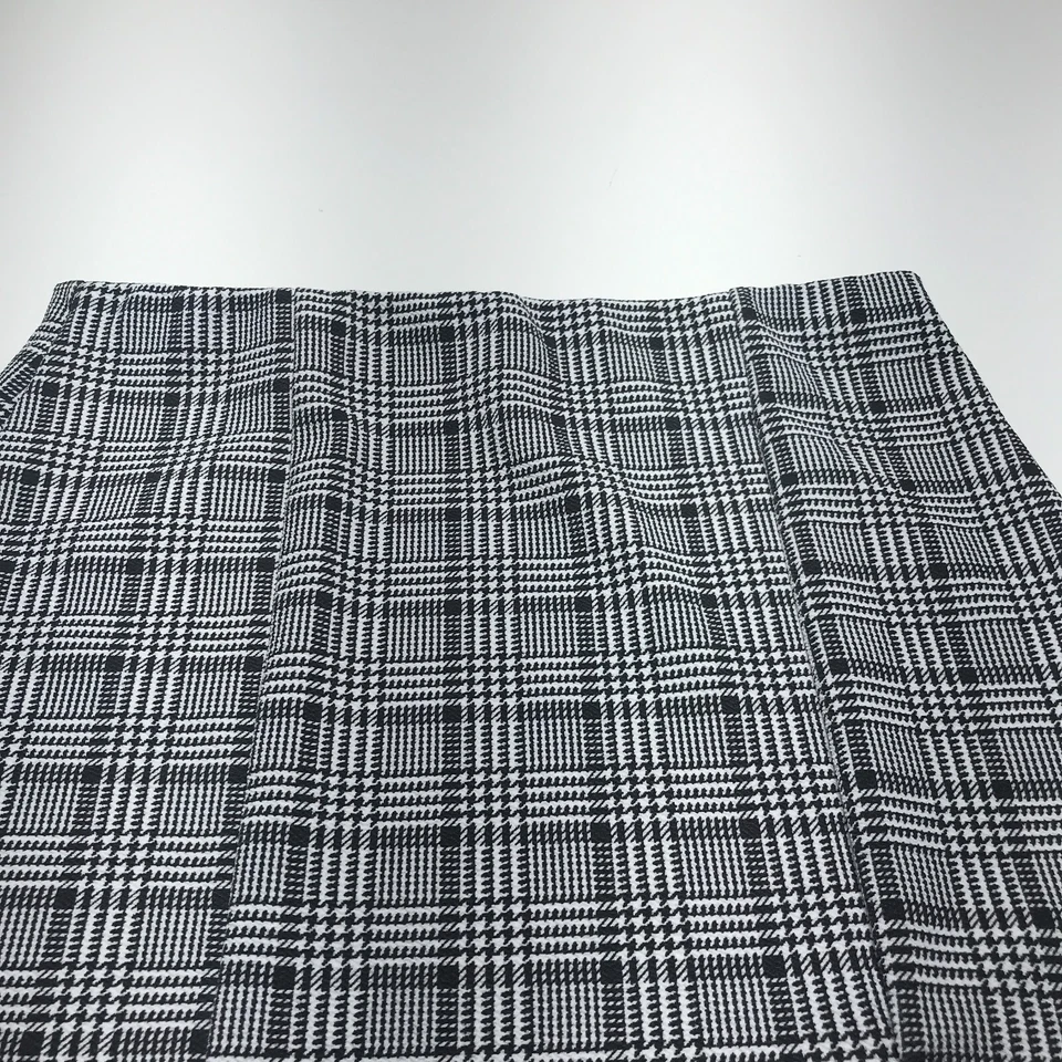 Falda Boohoo para mujer talla 12 negra blanca a cuadros mini dobladillo corto dividido Foto 3 de 4