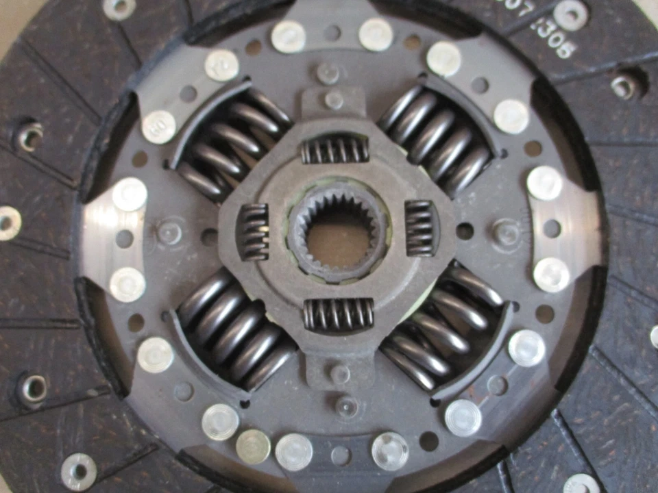 Opel Ascona C Kadett E 1.8 2.0 GTE GSI Kupplungsscheibe Ø215mm Clutch Disc NEU - Bild 3 von 4