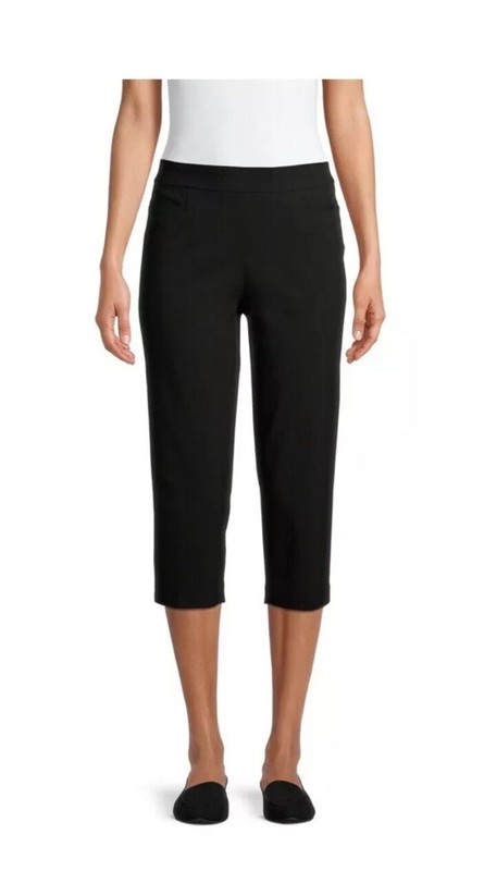 Time & Tru Mid Rise Stretch Millennium Pull on Black Capri Size Small (4-6) NWT