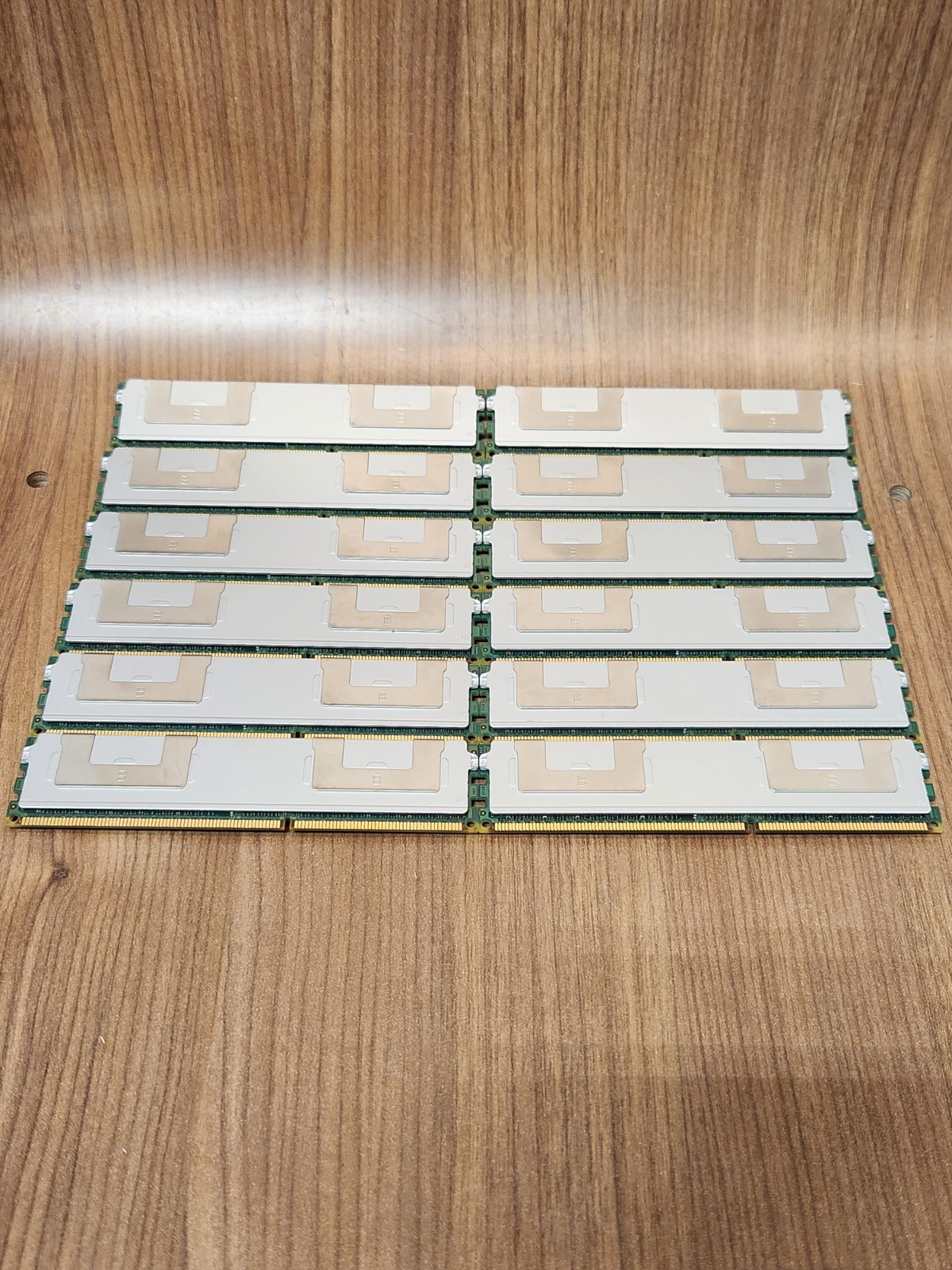 как выглядит Lot of 12 Samsung 8GB DDR3L PC3L-10600R ECC Registered 2Rx4 RDIMM RAM Modules фото