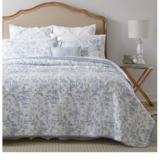 Laura Ashley - King Quilt Set, Soft Cotton Bedding Reversible Design, Medium