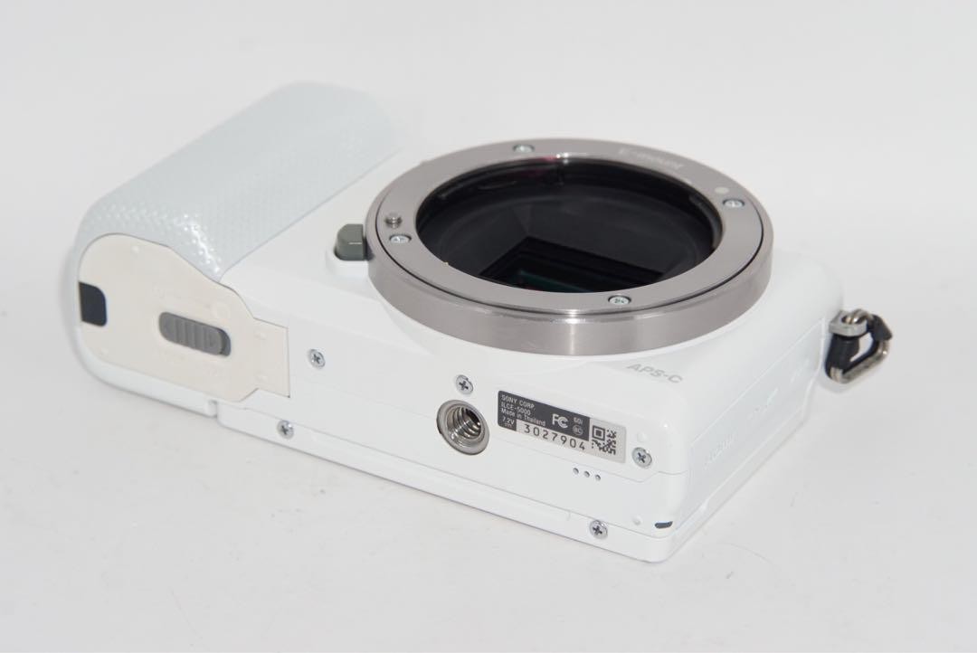 Sony Alpha a5000 20.1MP Digital Camera - White (Kit w/ 16