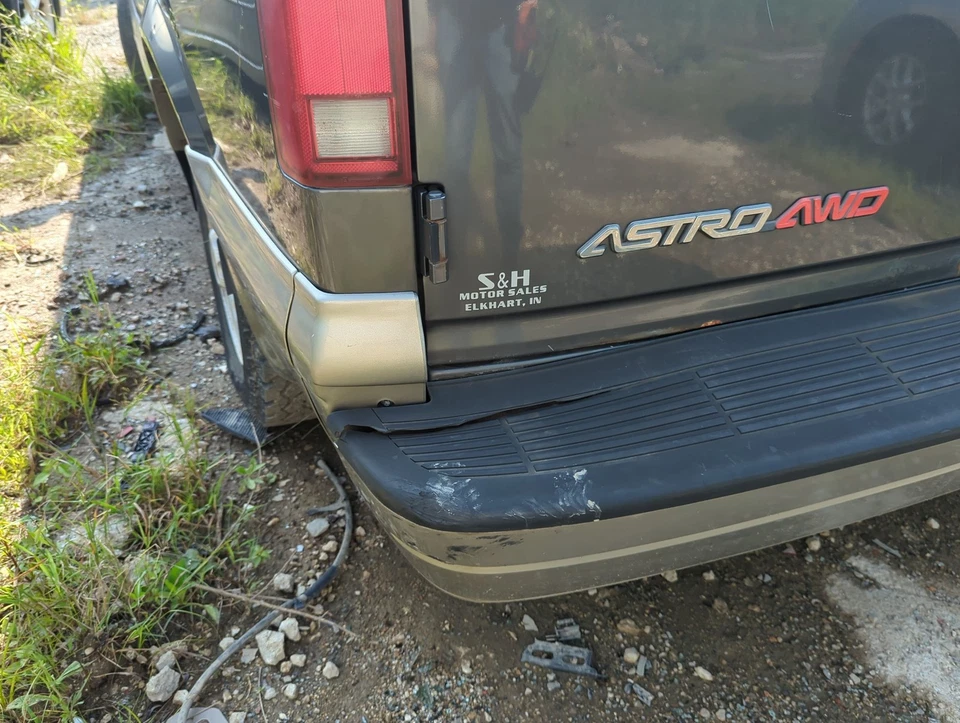 1995-2005 Chevrolet Astro Rear Bumper Assembly Oem BOJB5 Foto 2 de 2