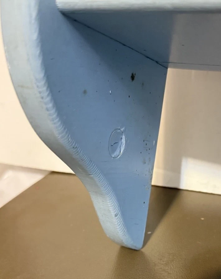 Estante de pared vintage de madera maciza con recortes de corazón de aproximadamente 36”x10”x5” azul casa de campo Foto 4 de 4