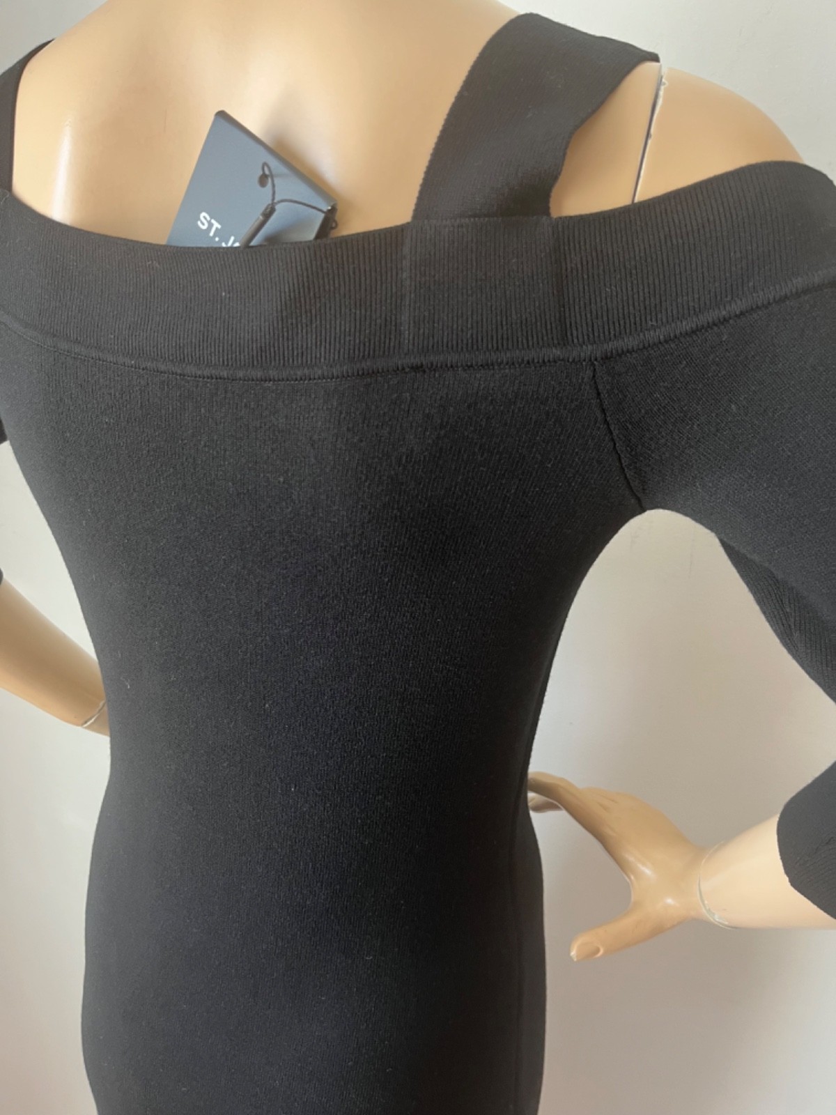 NWT ST JOHN KNIT SIZE L 10 12   BLACK  KNIT  SHEATH DRESS OPEN SHOULDER