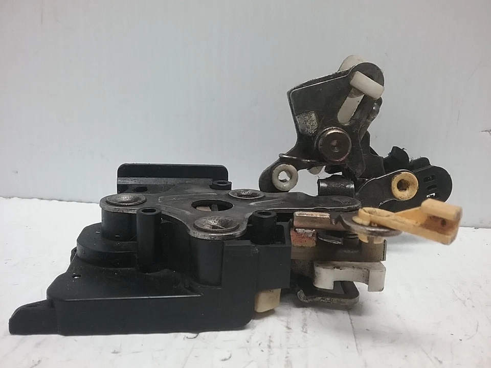 Защелка замка правой задней двери 1998-2004 Isuzu Rodeo - Изображение 4 из 4