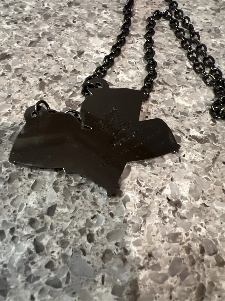 🔥 Collar Colgante CM Punk WWE Auténtico Mejor del Mundo Puños Foto 3 de 3