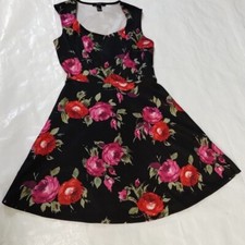 Forever21 Size M Women's Open Neck Floral Flared Dress
