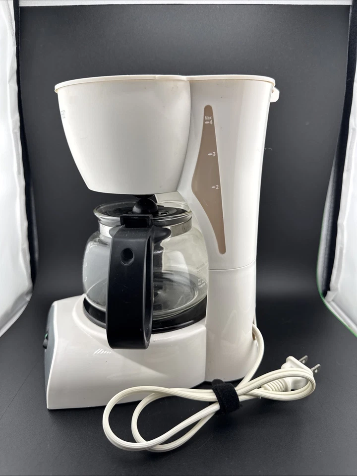 Cafetera Mr. Coffee DR4 4 tazas jarra de vidrio tope de goteo blanca probada funciona📦 Foto 2 de 4