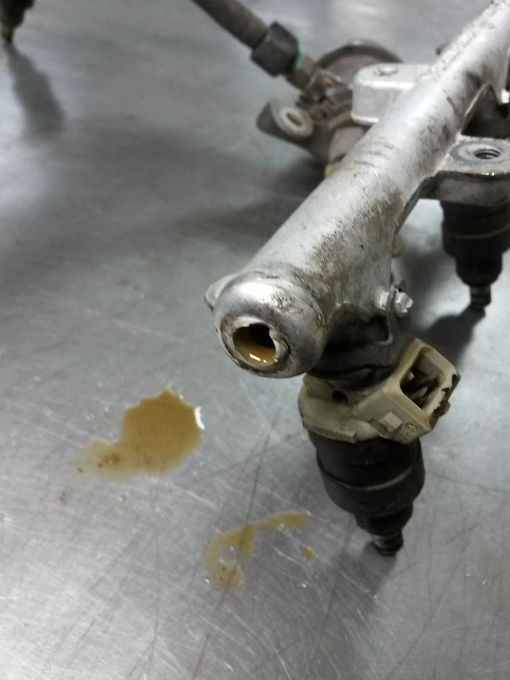 Juego de inyectores de combustible con riel para 88-90 Eagle Premier 3.0 Foto 4 de 4