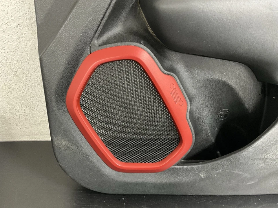Jeep Renegade 2017 puerta del panel lateral del pasajero delantero derecho 2619066 OEM Foto 3 de 4