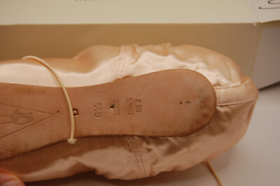 NIB Bloch Sonata Pointe Shoes $111.00 S0130L Color - pink satin 6.5 D Not Retur