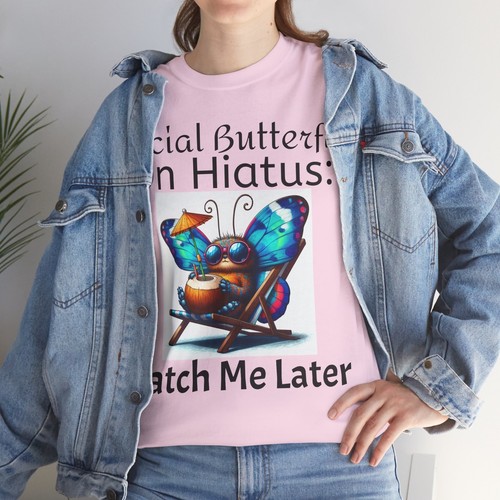 Camiseta de algodón pesado unisex Social Butterfly on Hiatus - Imagen 29 de 29