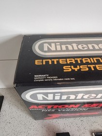 Nintendo NES Action Set - Console in scatola con Mario / Duck Hunt e Light Gun