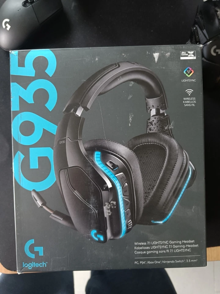 Logitech G935 - Wireless Gaming Headpho - Perfect Working Order - RRP £169.99 - Image 4 of 4