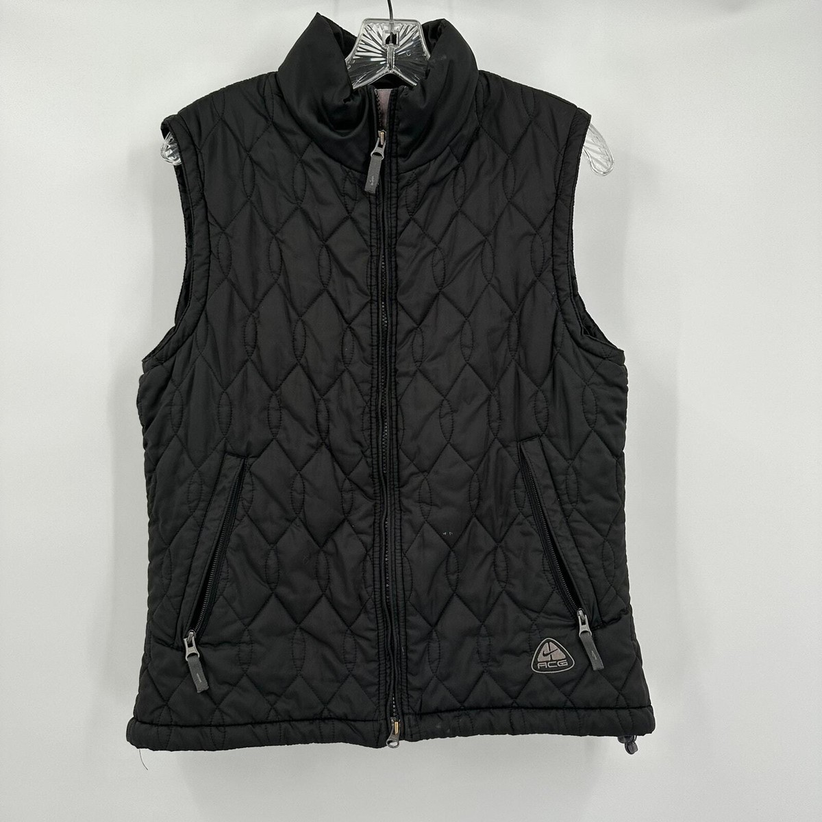 Nike ACG Womens Quilted Puffer Vest Size M Black Full Zip Nike ACG Womens Quilted Puffer Vest Size M Black Full Zip