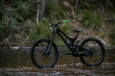 gumtree downhill mountain bike