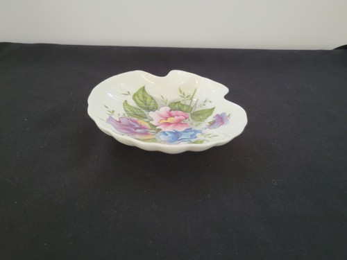 Vintage Royal Stafford Victoria's Secret Porcelain Clam Shell Trinket Dish Pink - Picture 10 of 10