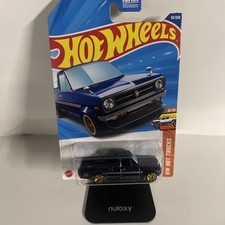 Hot Wheels Super Treasure Hunts 1975 Datsun Sunny Truck b120 Ship/protector