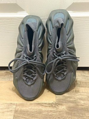 Authentic Adidas Yeezy 450 in gray. Men s size US 8