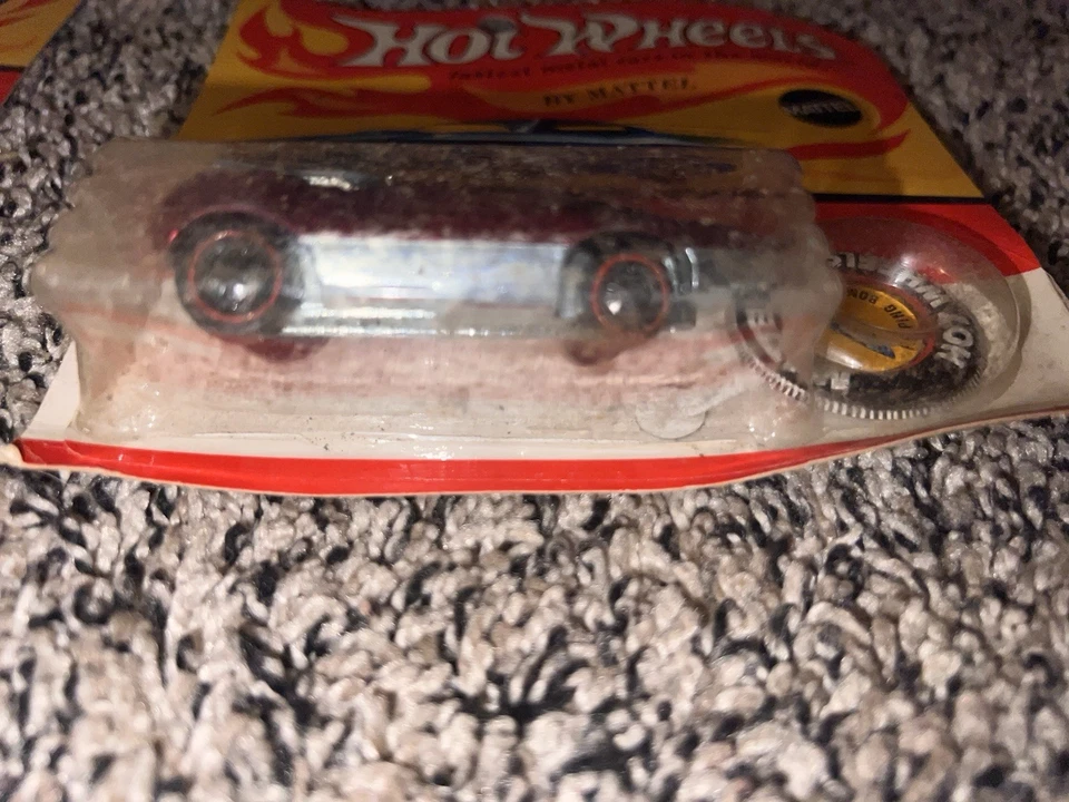 Hot Wheels Redline Peeping Bomb Spectraflame Red Blister - Image 2 of 4