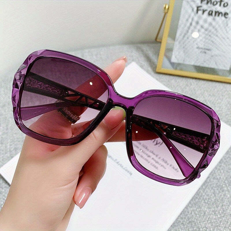 Oversized Cat Eye Sunglasses for Women Trendy Retro Style UV Protection-image