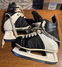 CCM INTRUDER 55 HOCKEY SKATES JUNIOR SIZE 3 EUC