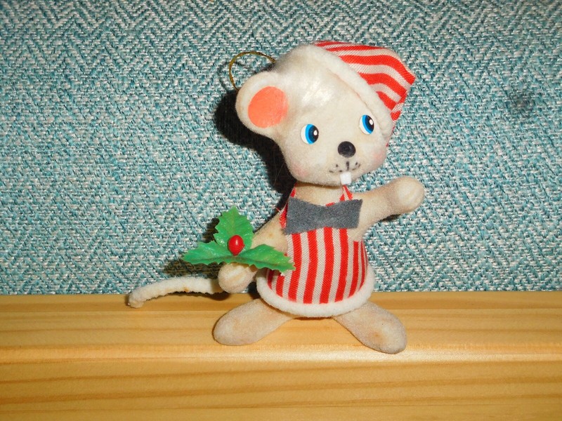 VINTAGE CHRISTMAS MOUSE ORNAMENT