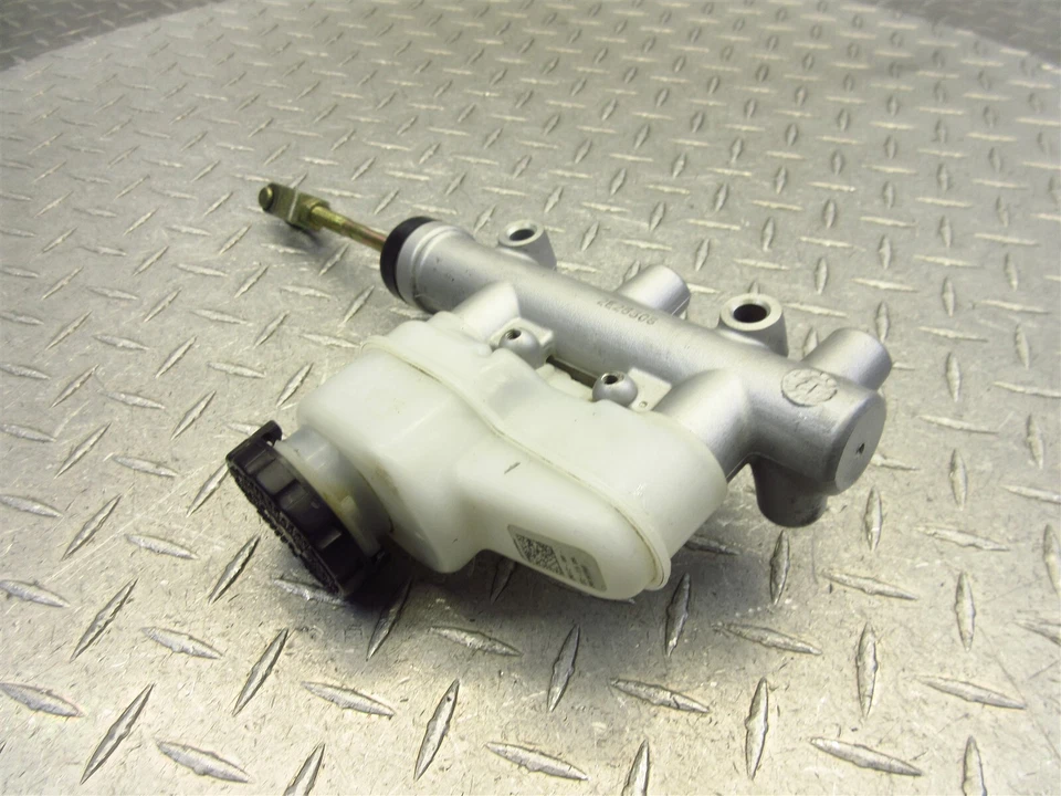 11 12 Polaris Ranger RZR 900 XP 2011 OEM depósito de cilindro maestro de freno Foto 2 de 4