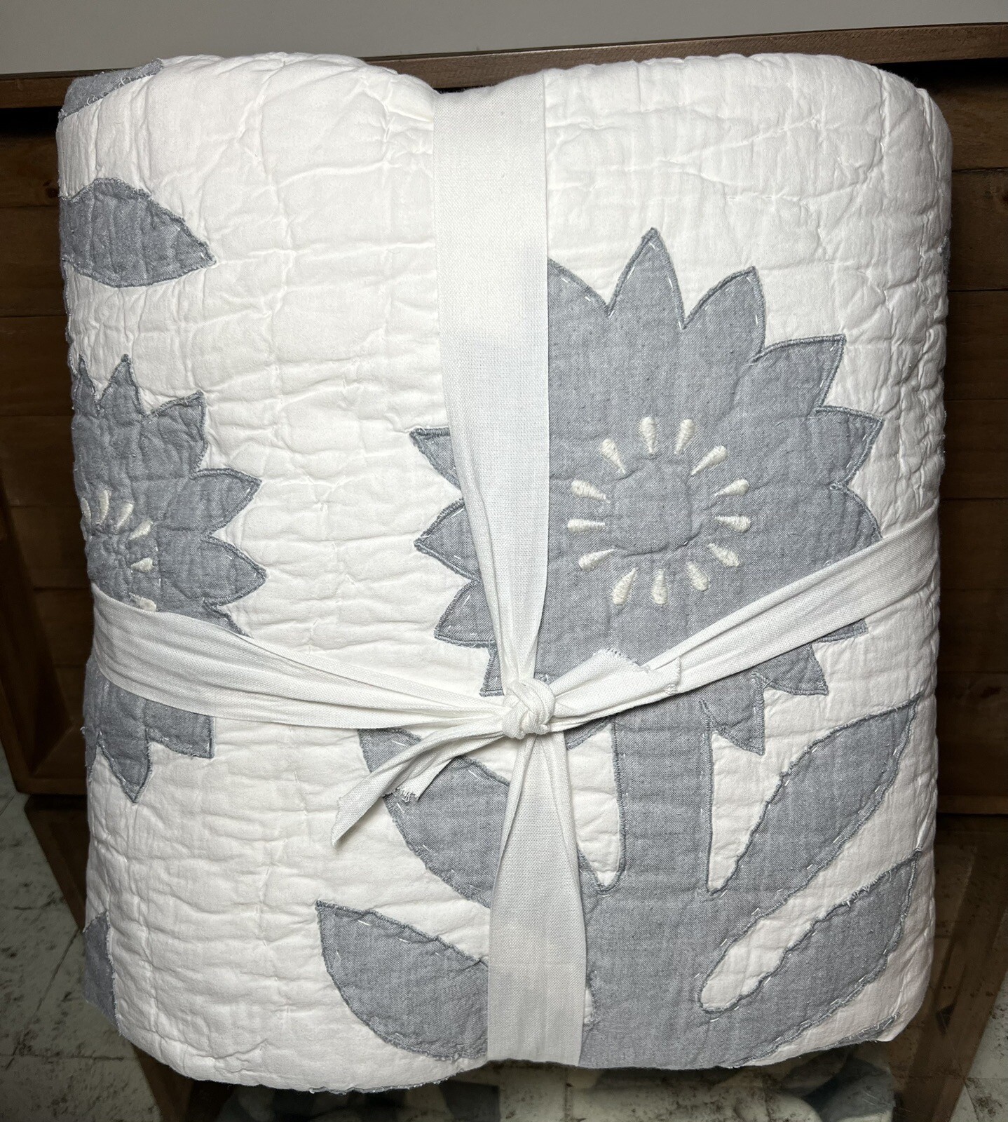 Pottery Barn Lilo Handcrafted Cotton KING QuiltChambray Blue Read eBay