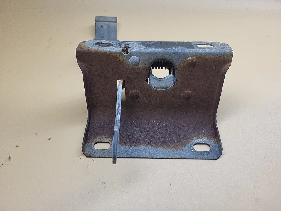 AMC 1965 1966 Ambassador Marlin and Rambler clásico capó pestillo Foto 3 de 4