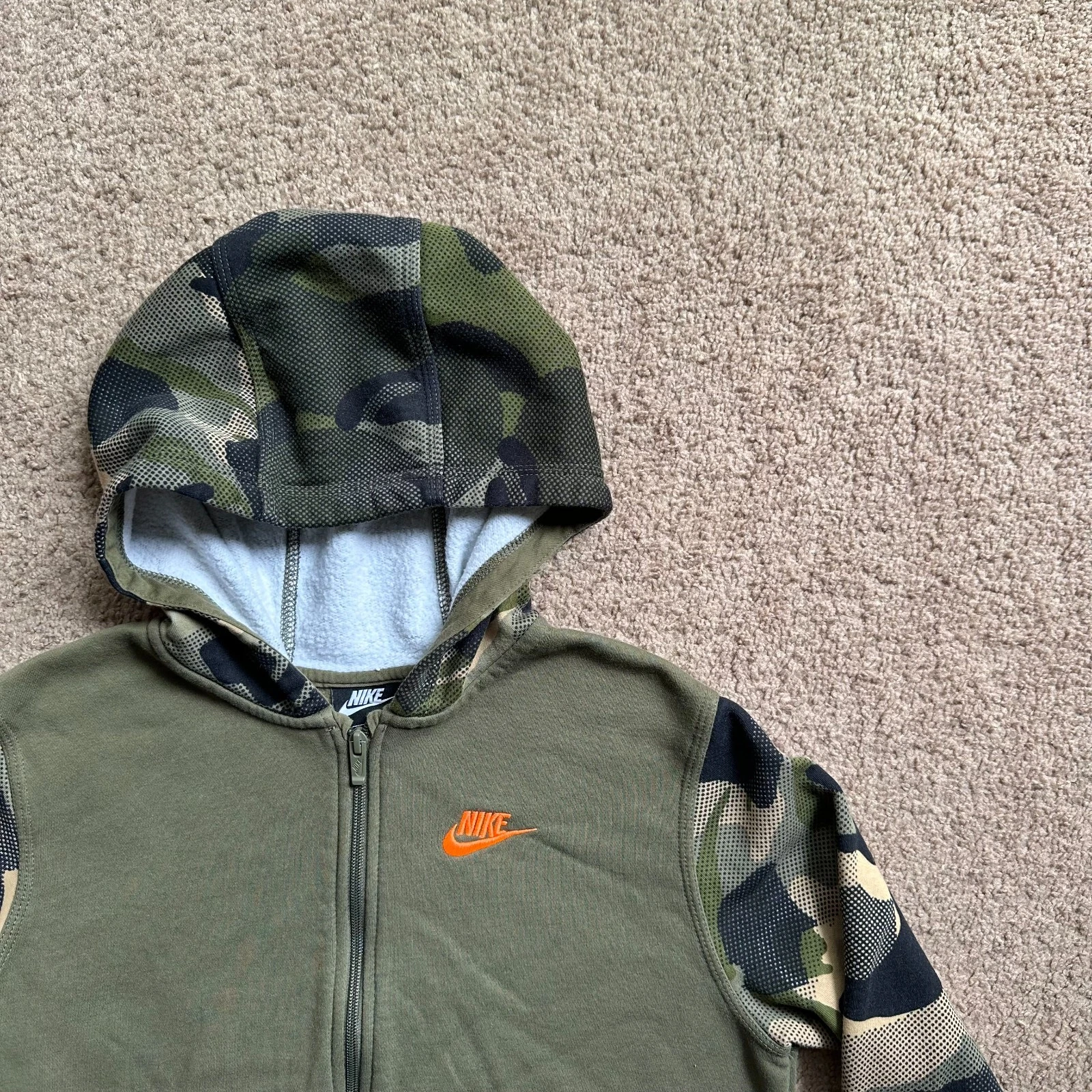 VETEMENTS Felpa Nike ragazzo XL felpa con cappuccio zip intera Spellout verde mimetica manica lunga